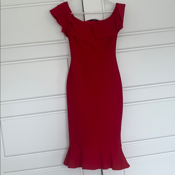 Red form fitted cocktail dress - Picture 2 of 2